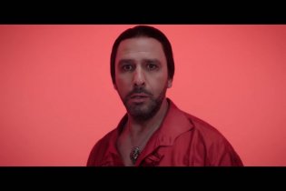 Joaquin Cortison Presenta Prostata Enflamada - Video di Checco Zalone