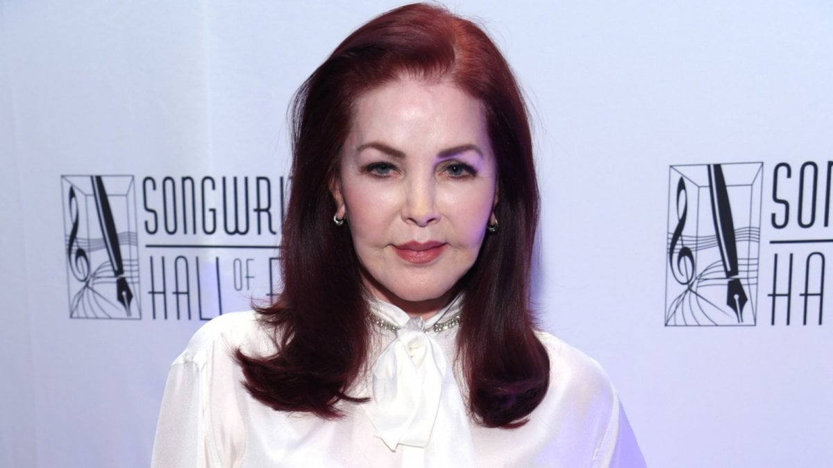 caso john travolta priscilla presley riley keough non 232 la madre biologica del figlio dell attore da Movieplayer.it caso john travolta priscilla presley riley keough non 232 la madre biologica del figlio dell attore