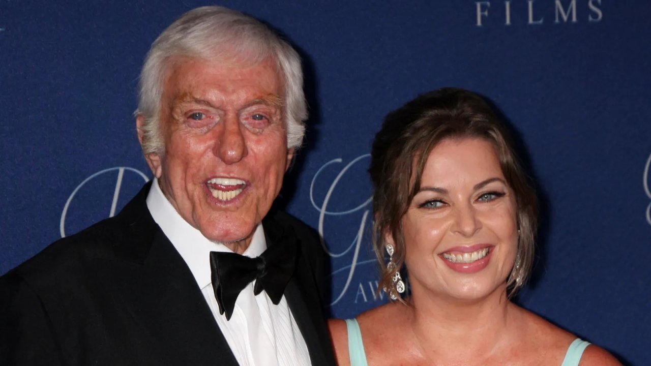 Dick Van Dyke, la moglie Arlene Silver denuncia la presenza di uno stalker : "Mi segue da mesi"