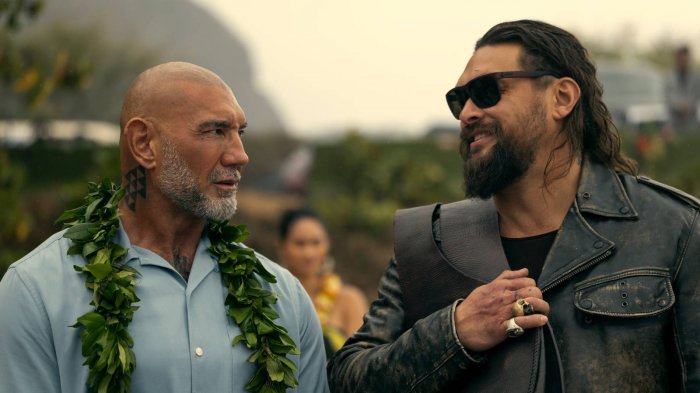Jason Momoa e Dave Bautista improbabile coppia nelle foto della commedia d'azione Fratelli Demolitori