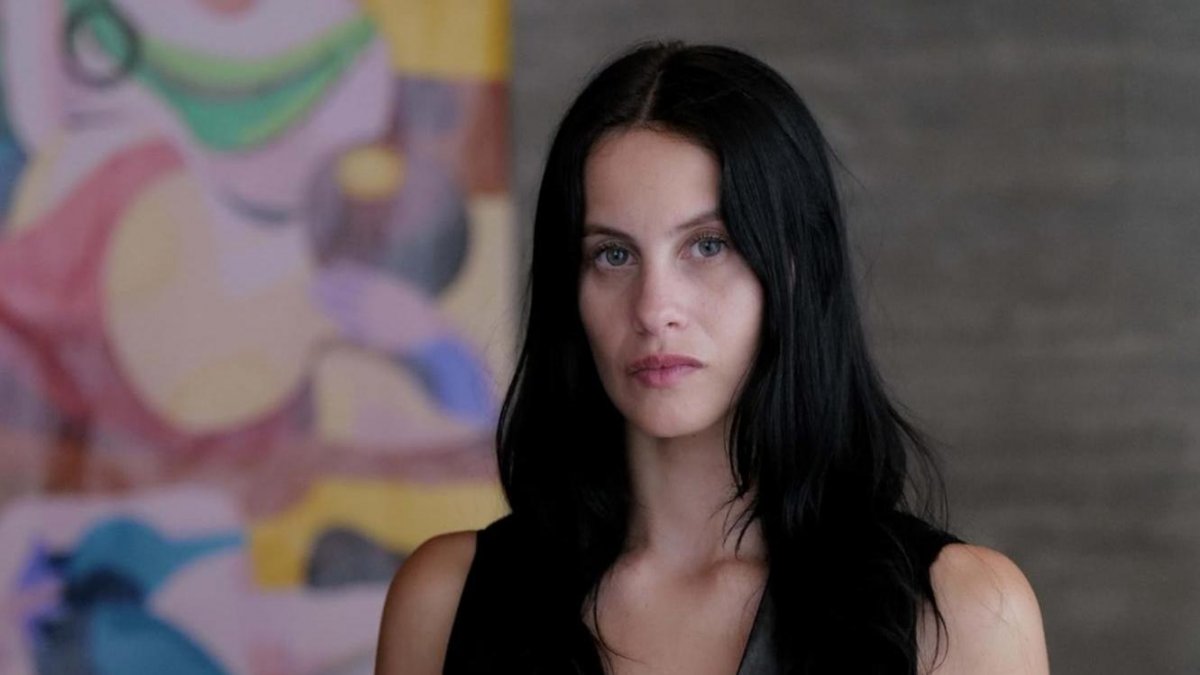 pedro almodovar il suo natale amaro nel teaser trailer di amarga navidad