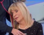 Uomini e Donne, Gemma ha un crollo! Tina Cipollari arriva in studio con il dottore: 'L'eta c'è...'