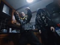 Timothée Chalamet e il rapper EsDeeKid cantano e recitano insieme in un video musicale