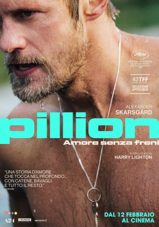 Pillion - Amore senza freni: il character poster di Alexander Skarsgård