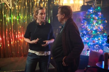 Kate Winslet Set Scena Goodbye June