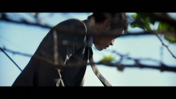 No Other Choice - Non C'è Altra Scelta - Clip del film di Park Chan-wook con Lee Byung Hun intitolata 'Sollevamento Pesi'