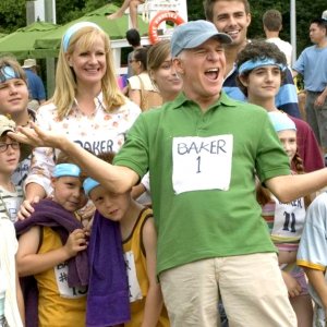 Il ritorno della scatenata dozzina: Steve Martin circondato dalla sua numerosa famiglia