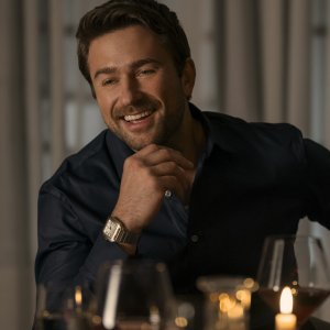 Una di famiglia - The Housemaid: Brandon Sklenar in una scena