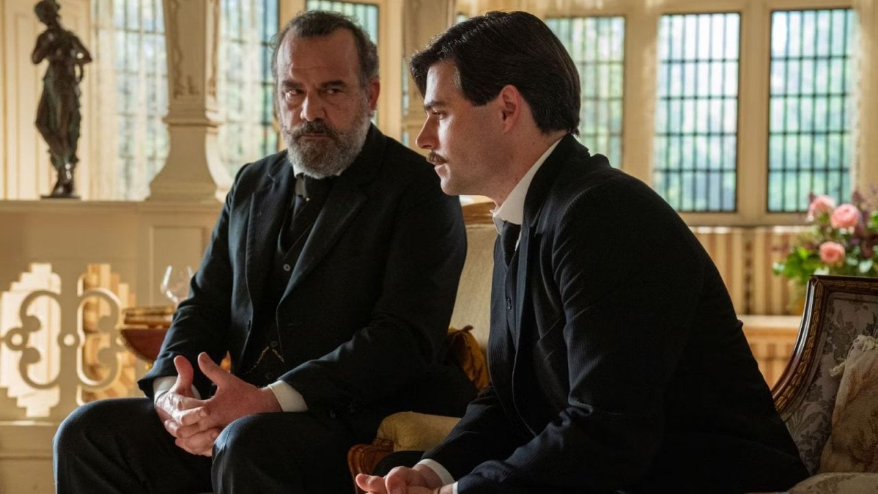 La Promessa anticipazioni 27 dicembre: Manuel parte per l’Italia e Don Alonso vende il palazzo di Cadice