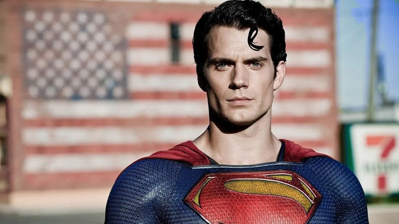 Henry Cavill ha ottenuto il ruolo di Superman grazie alle foto in cui indossa il costume di Christopher Reeve