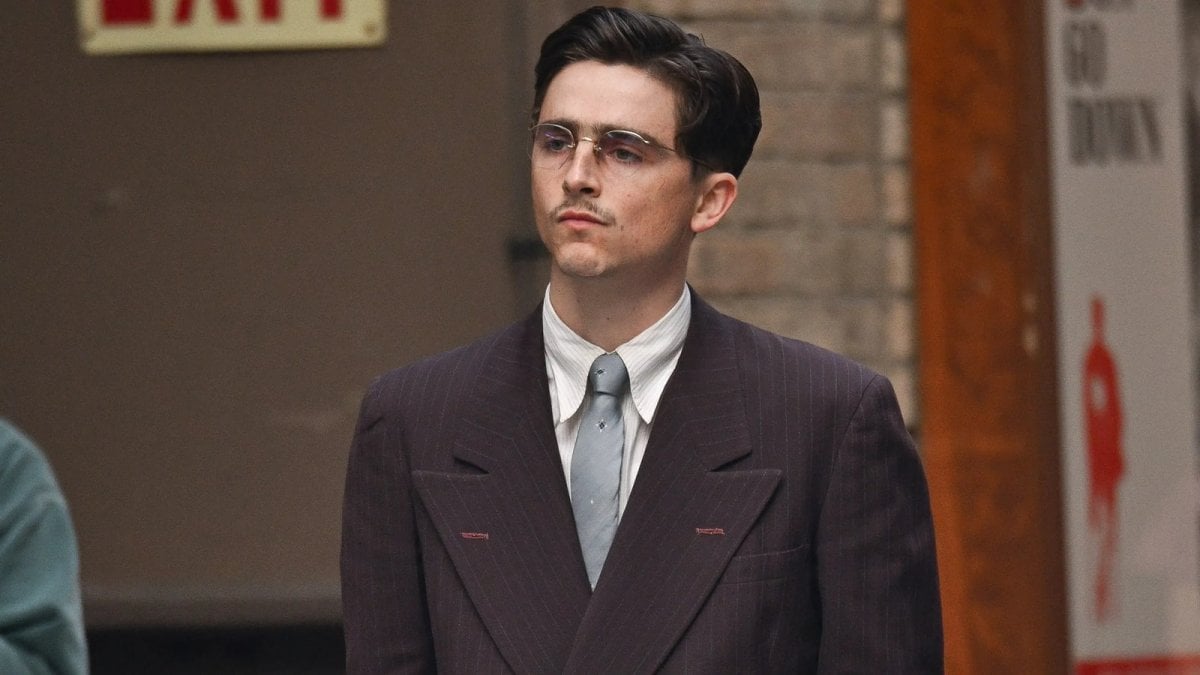 marty supreme timoth233e chalamet non ha voluto una controfigura ed 232 stato preso a racchettate sul sedere da Movieplayer.it marty supreme timoth233e chalamet non ha voluto una controfigura ed 232 stato preso a racchettate sul sedere