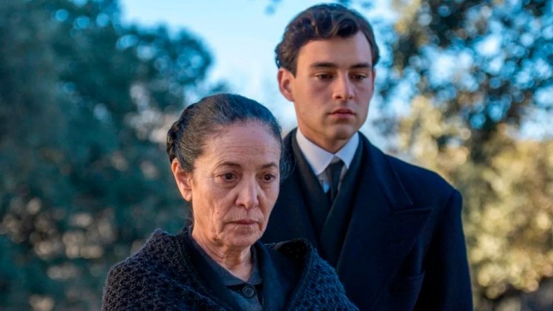 La Promessa anticipazioni 31 dicembre: Curro lascia la tenuta, Cruz rischia la pena di morte