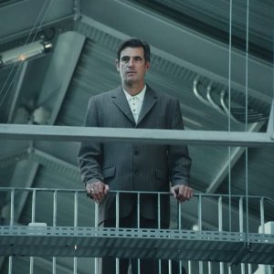 Lo sconosciuto del Grande Arco: Claes Bang in un'immagine