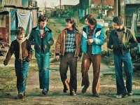 Gomorra - Le origini, la recensione: amore e morte nella Napoli degli anni '70