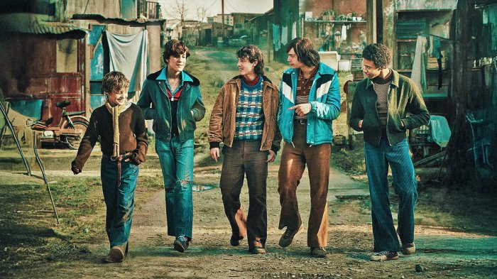 Gomorra - Le origini, la recensione: amore e morte nella Napoli degli anni ’70