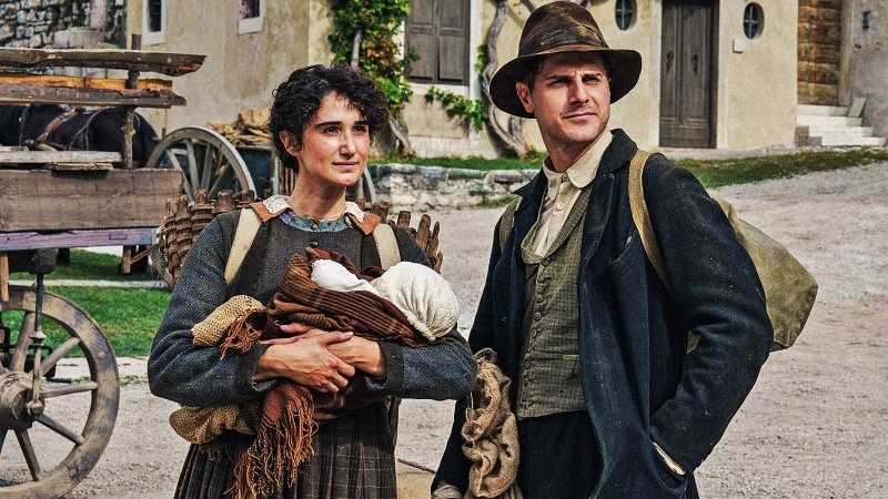 Prima di noi, la recensione: buono l'intento, molto meno la resa