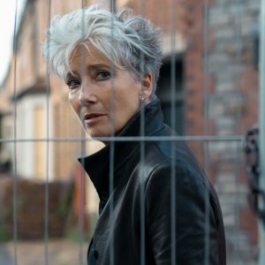 Down Cemetery Road. Emma Thompson in una scena