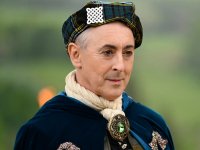 Avengers: Doomsday, Alan Cumming racconta l'incidente sul set: 'Ho fatto male a Pedro Pascal'