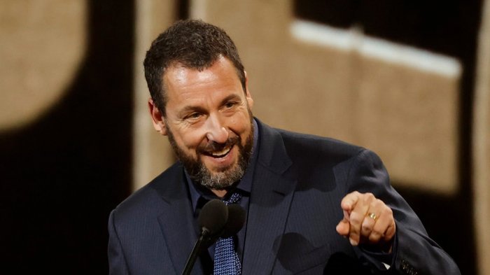 Adam Sandler fa una promessa a tutti i suoi fan: 'Non so quanto mi rimane ancora...'