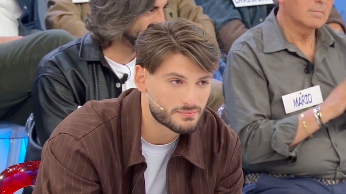 Uomini e Donne, Ciro Solimeno confessa: "Io e Martina ci vedevamo di nascosto" Uomini e Donne, Ciro Solimeno confessa: "Io e Martina ci vedevamo di nascosto"