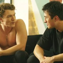 Connor Storrie e Hudson Williams in Heated Rivalry