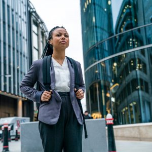 Myha'la è Harper Stern