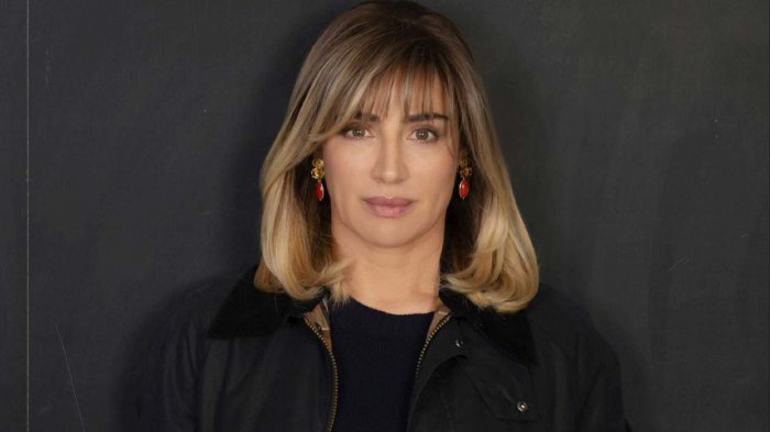 Luisa Ranieri è La preside Eugenia Liguori: 'Non pensavo che questa storia sarebbe finita in tv'