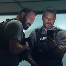 The Rip - Soldi sporchi: Matt Damon e Ben Affleck in una scena