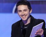 Timothée Chalamet vince il primo Golden Globe per Marty Supreme e ringrazia la compagna Kylie Jenner