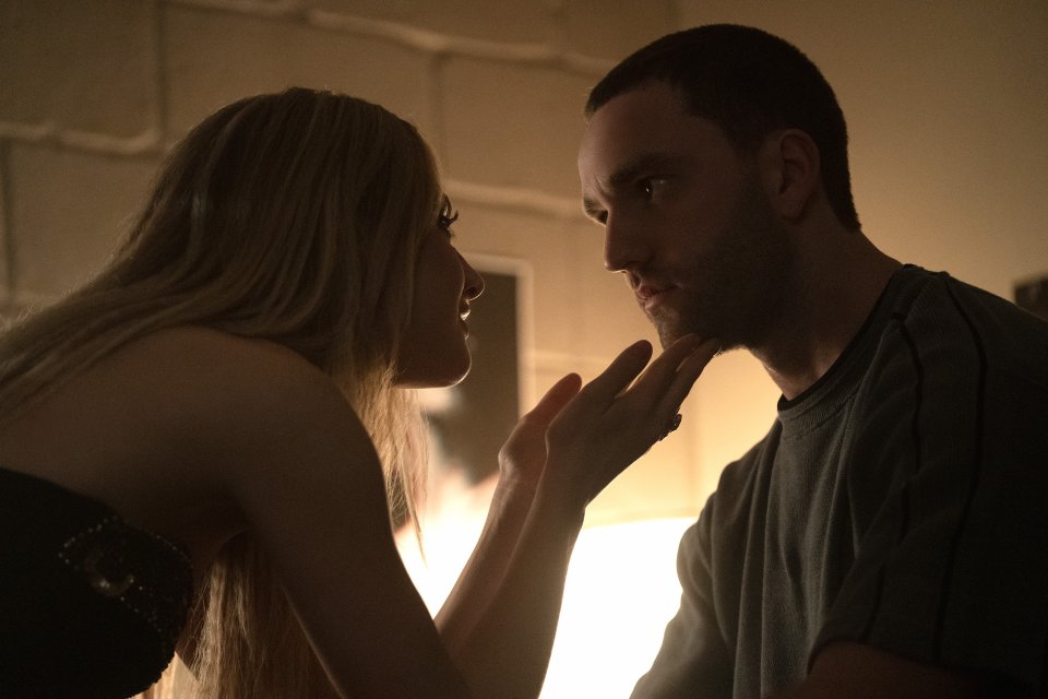 Tell Me Lies Grace Van Patten Jackson White Scena Terza Stagione Serie Tv Disney Plus