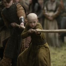 A Knight of the Seven Kingdoms. Egg al tiro alla fune