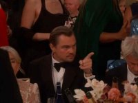 Leonardo DiCaprio: risolto il mistero dei Golden Globes! Ecco con chi parlava in quel video virale