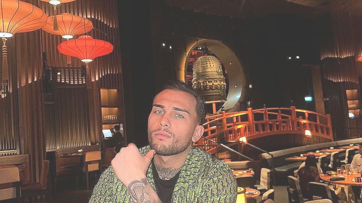 uomini e donne raul dumitras asfalta martina de ioannon dopo i video di ciro solimeno da Movieplayer.it uomini e donne raul dumitras asfalta martina de ioannon dopo i video di ciro solimeno