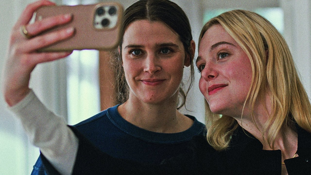 Sentimental Value: Elle Fanning e Inga Ibsdotter Lilleaas in una scena