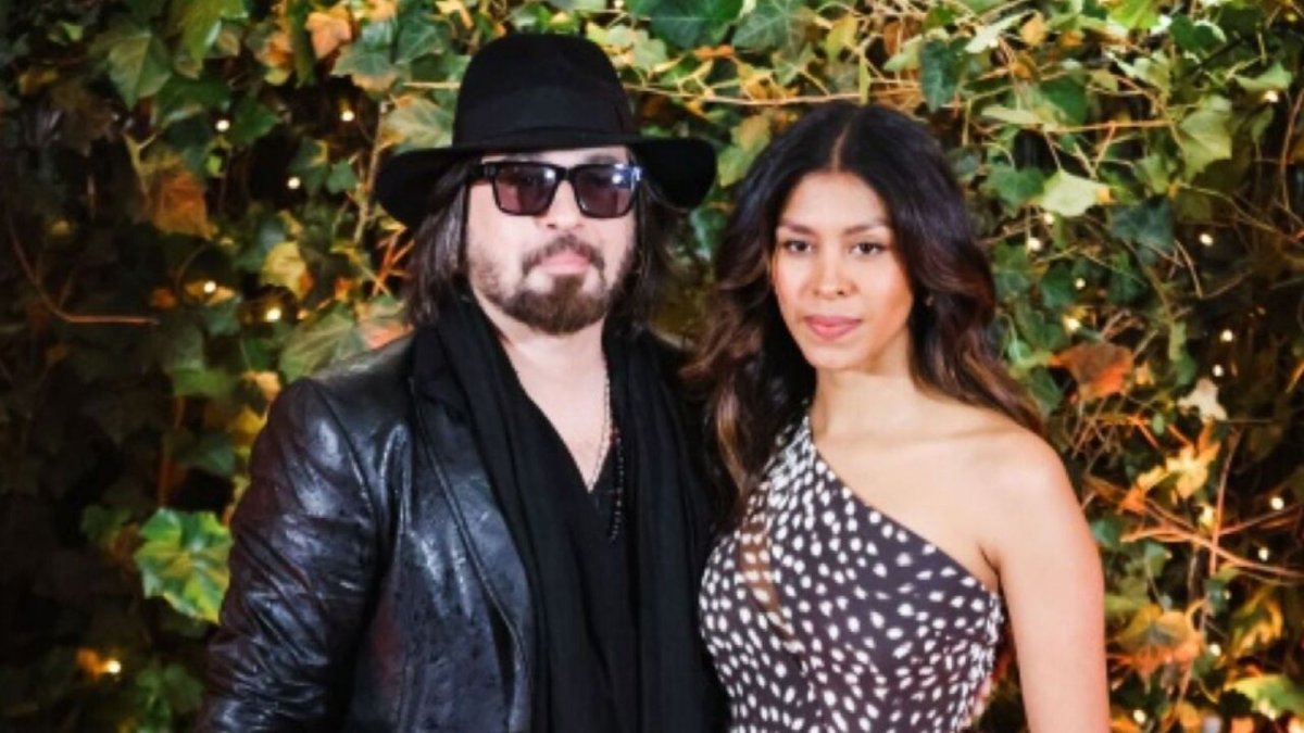 Francesco Sarcina, la moglie attacca Clizia Incorvaia: “Ma non ti vergogni? Stai parlando di mio marito”