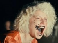 La Sposa!, Maggie Gyllenhaal: 'Scene di violenza insostenibili, abbiamo dovuto tagliare'