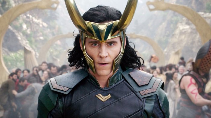 L’ombra di Gotham su Asgard: come Tom Hiddleston ha usato il Batman del 1989 per il suo Loki