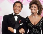 Sophia Loren saluta Valentino e il loro legame di 60 anni di cinema e moda: 'Avevi un animo gentile'