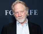 Timothy Busfield torna libero in attesa del processo per l'accusa di abusi su minori