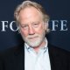 Timothy Busfield torna libero in attesa del processo per l'accusa di abusi su minori