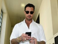 Fabrizio Corona: Mediaset lo denuncia e chiede il blocco dei social e del cellulare