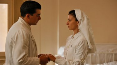 Morbo K Giacomo Giorgio Dharma Mangia Woods Scena Serie Tv Rai