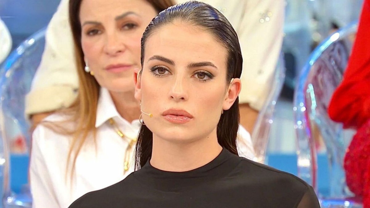 uomini e donne martina cardamone pronta a mettersi in gioco come tronista le critiche a ciro solimano da Movieplayer.it uomini e donne martina cardamone pronta a mettersi in gioco come tronista le critiche a ciro solimano