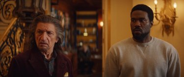 Wonder Man Yahya Abdul Mateen Ii Ben Kingsley Scena Serie Tv Disney Plus