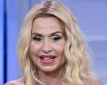 Valeria Marini conferma il docufilm Netflix: 'Racconterò tutto sui miei amori e sulle nozze'