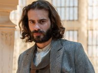 La Promessa anticipazioni 26 gennaio: Petra attacca Curro, Martina nasconde Adriano.