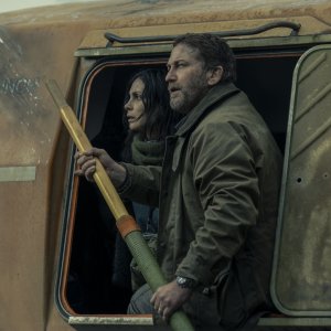 Greenland 2 - Migration: Gerard Butler, Morena Baccarin in una scena