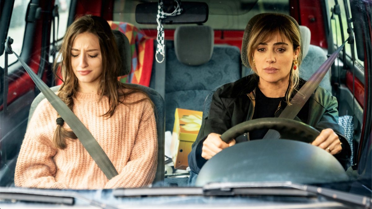『The Headmistress』のようなシリーズが重要なのはなぜですか?女優ブルネラ・カッチーニが語る