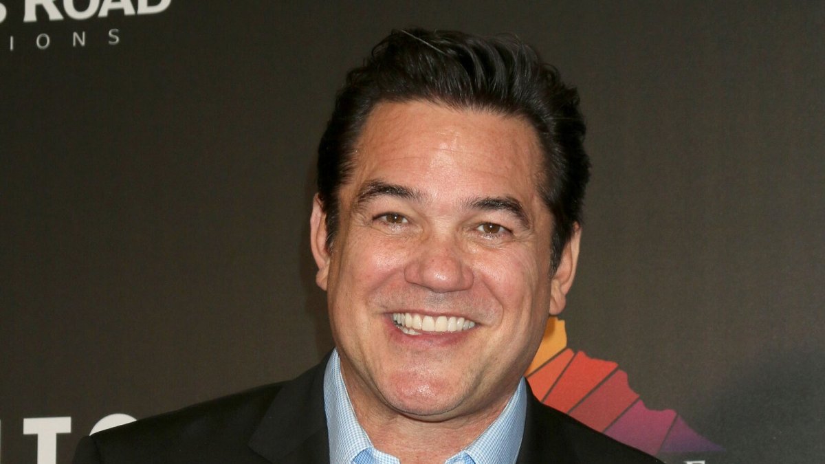 Dean Cain toglie il costume di Superman e difende l