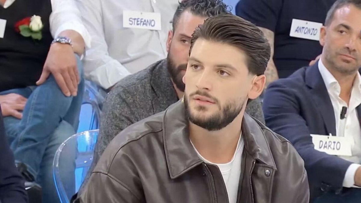 Uomini e Donne anticipazioni: Ciro Solimeno bacia Alessia, Gemma Galgani resta in studio